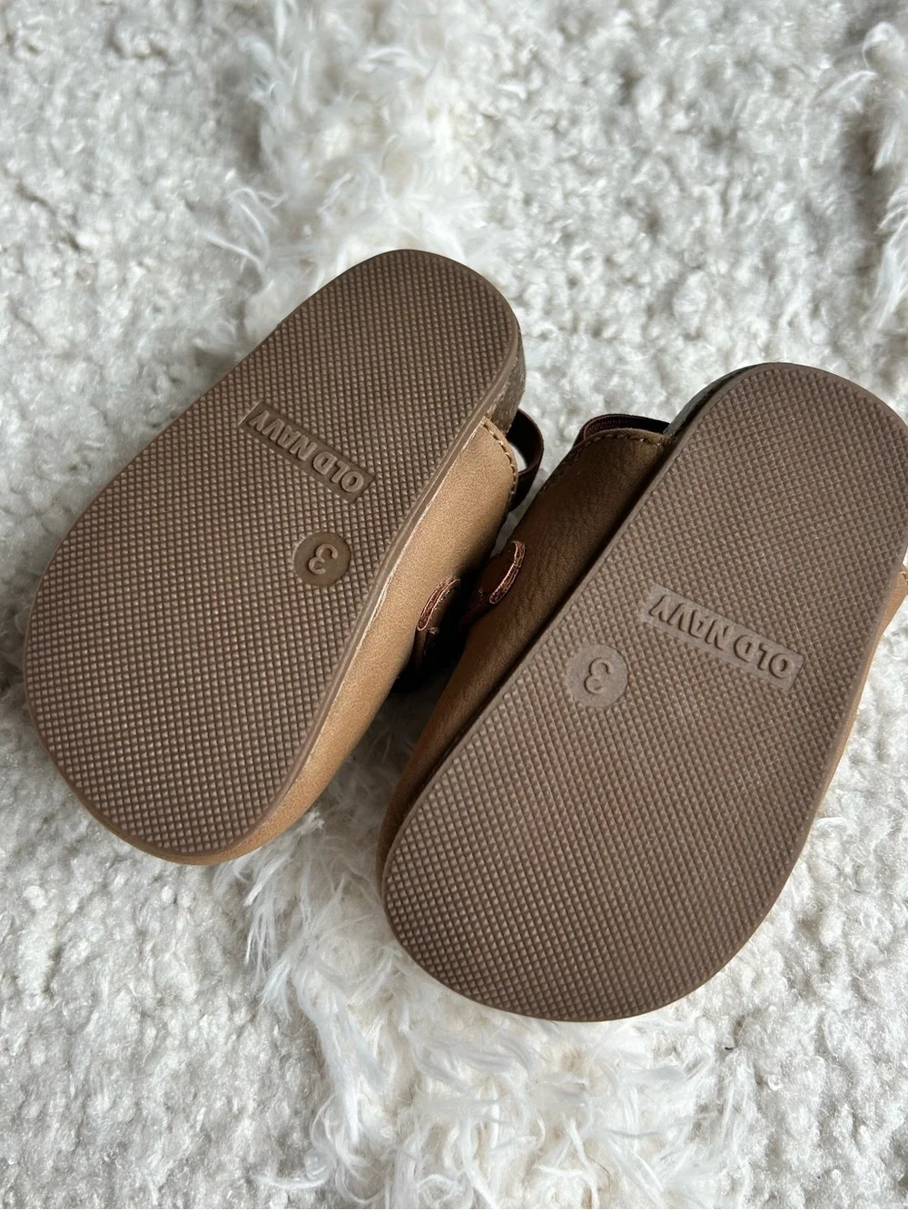 Old Navy Baby Faux Suede Fur Lined Clogs Size 3 NWOT